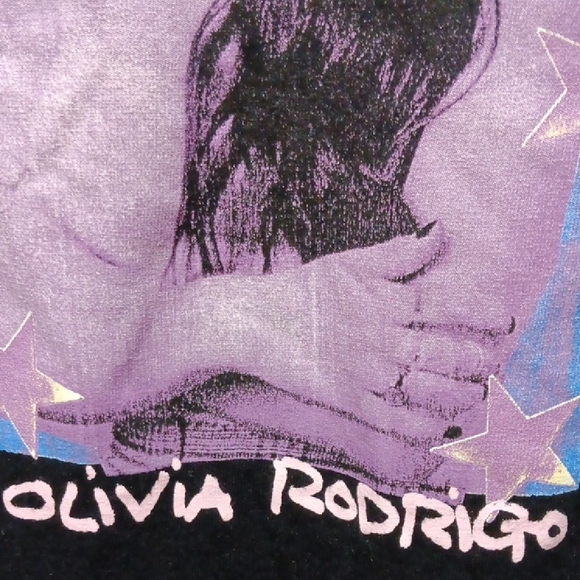 Unique Olivia Rodrigo Black T-Shirt - Picture 7 of 9